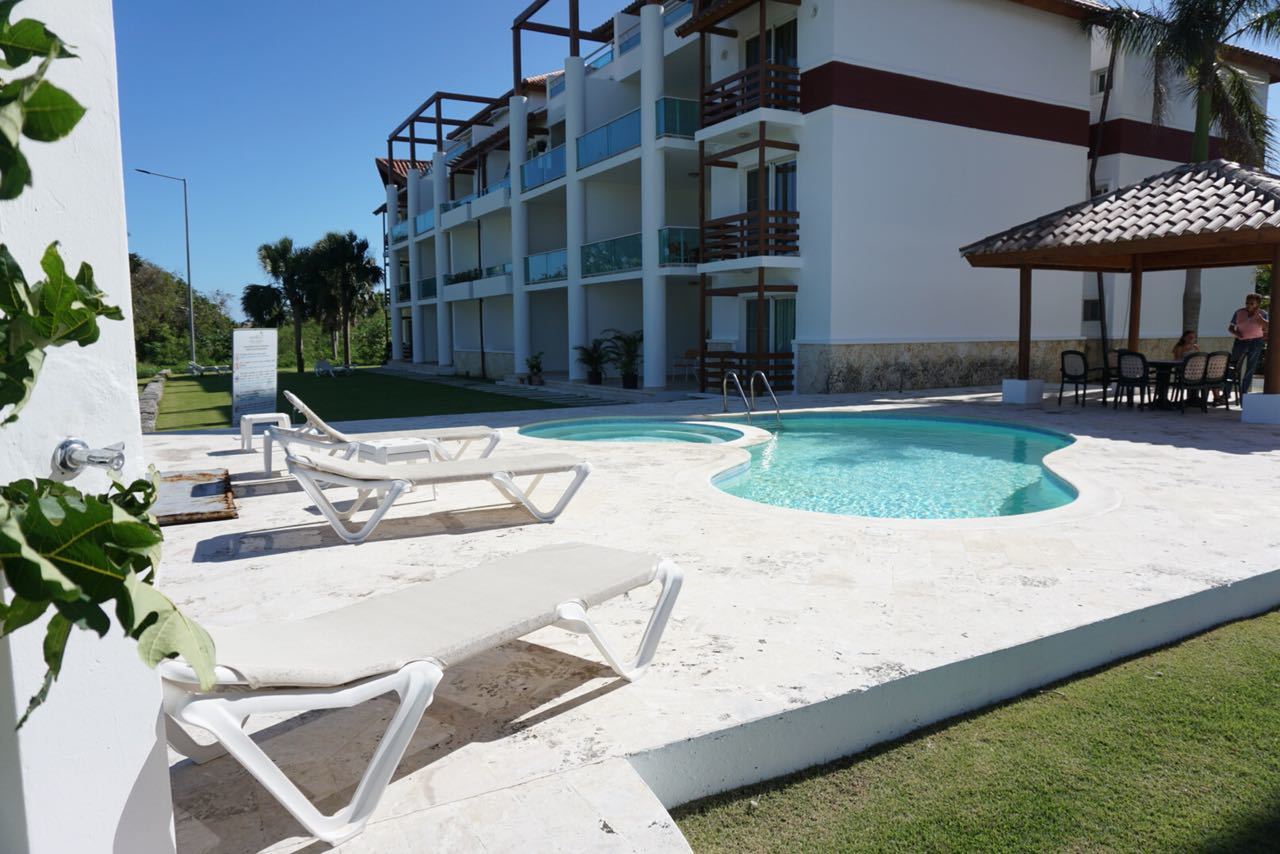 просторная квартира с двумя спальнями в Punta Blanca Golf &amp; Beach club!
