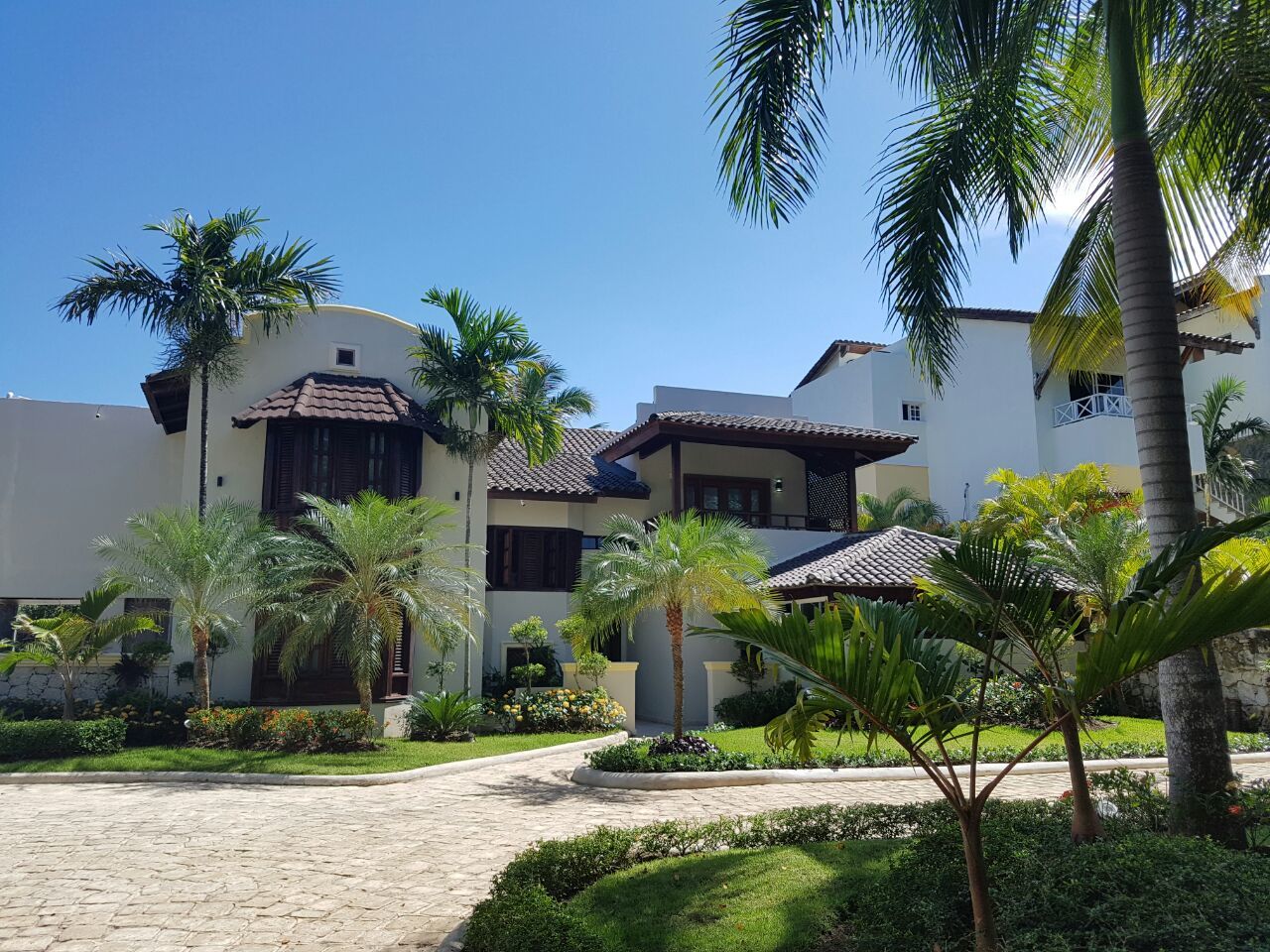 Большая вилла + дом для гостей в Баваро Доминикана